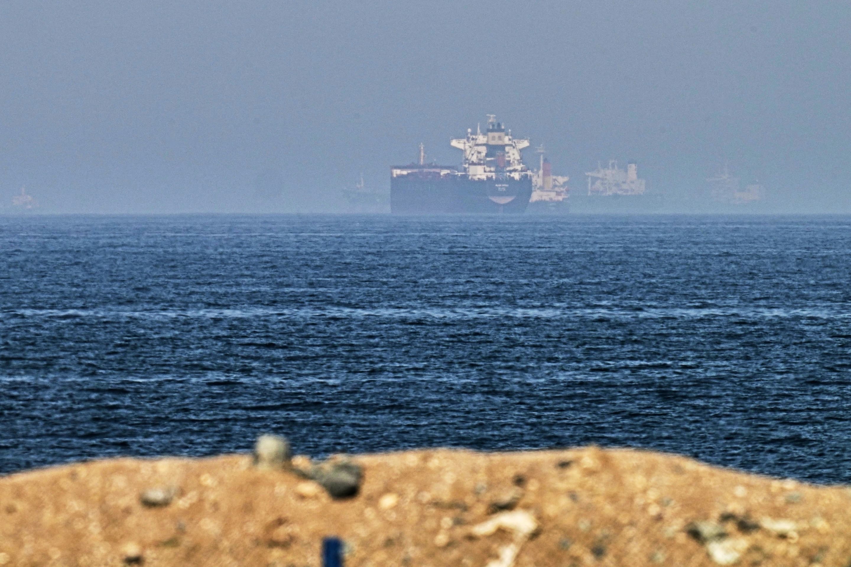 Iran and US Near Strait of Hormuz Deal as Both Sides Face Difficult Compromises