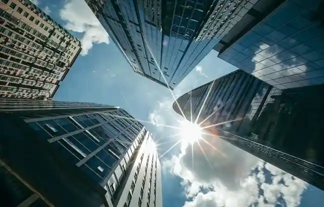 The New PR Landscape: 3 Major Effects of the Omnicom‑IPG Acquisition on Clients, Staff and Competitors