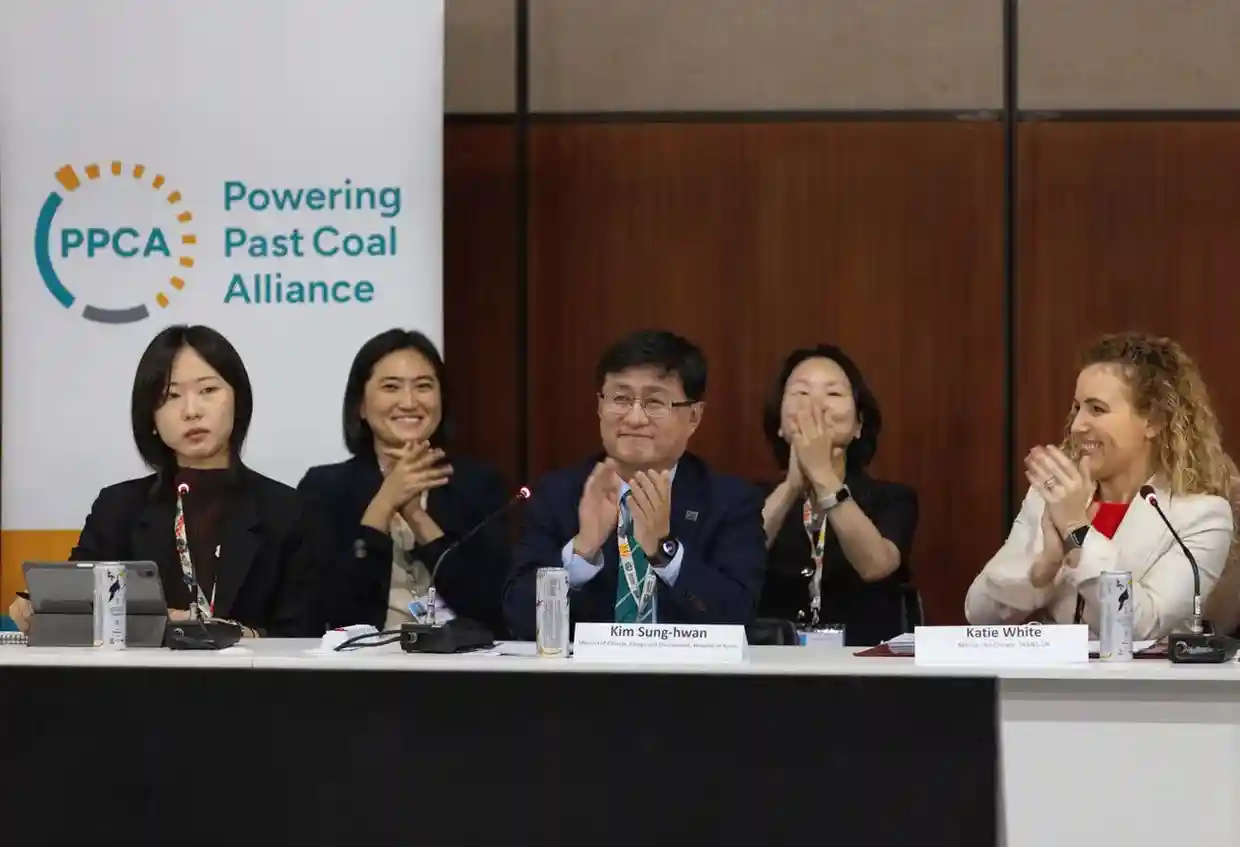 South Korea’s Climate Pledge to Cut Coal, Lower Emissions Clash With U.S. Push for LNG Purchases South Korea’s Climate Pledge to Cut Coal, Lower Emissions Clash With U.S. Push for LNG Purchases